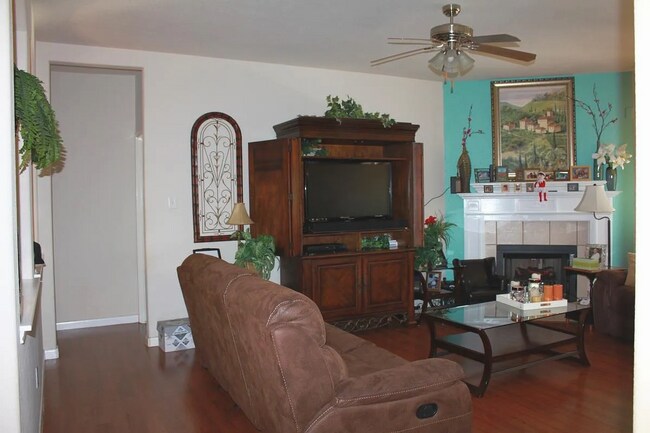 Foto del edificio - 217 Grooms Rd