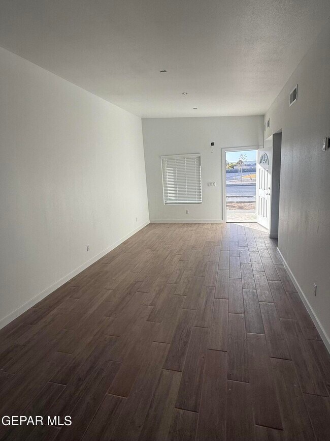 Foto del edificio - 7746 Kiely Rd