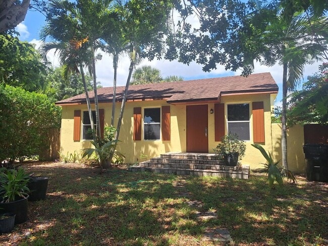 Photo - 1213 S M St House