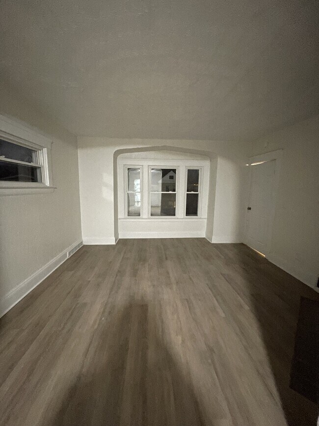 Foto del edificio - 1159 E 112th St