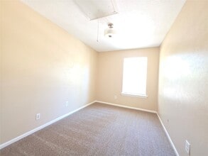 Building Photo - 9 Ridgeline Ct