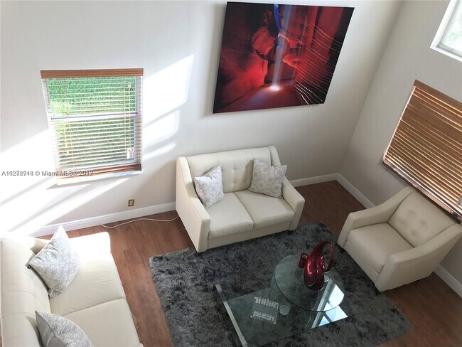 Foto del edificio - 311 SW 100th Ave