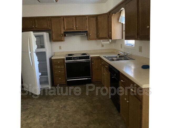 Building Photo - 430 Windward Dr