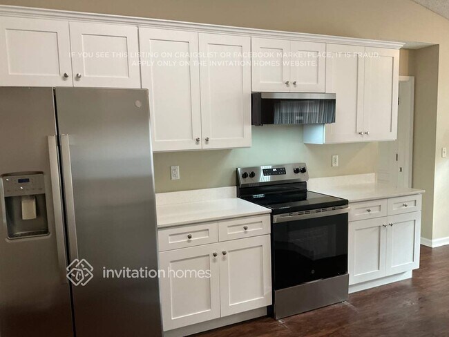 Building Photo - 13973 Crestwick Dr W