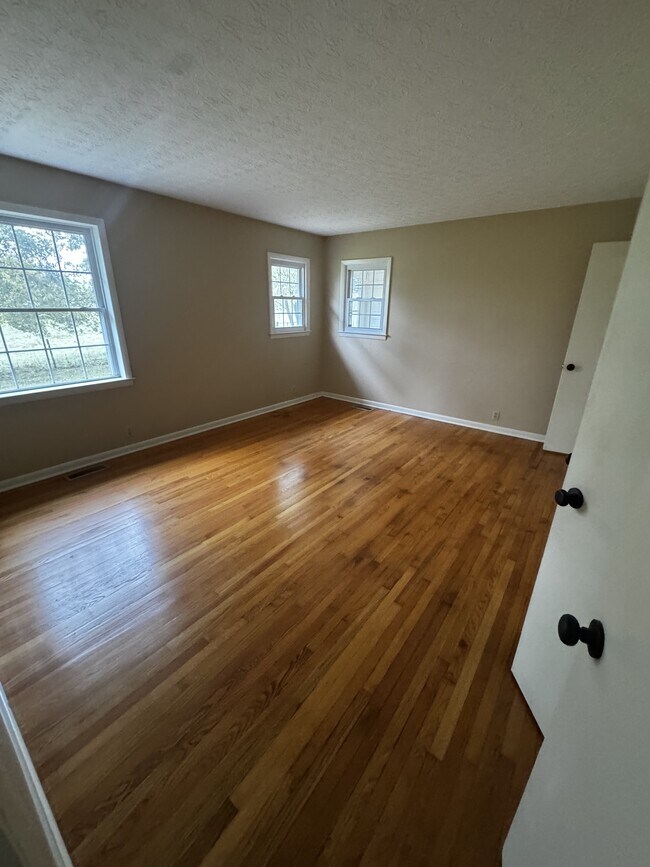 Foto del edificio - 1230 Martinsville Rd