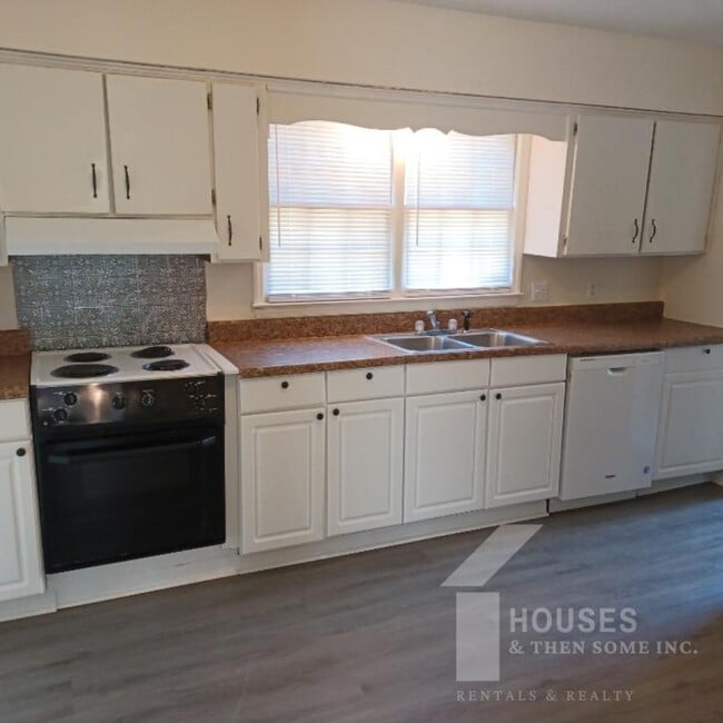 Foto del edificio - 55 Summercreek Dr