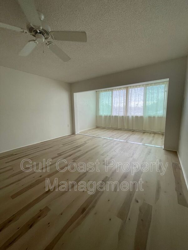 Foto del edificio - 21287 Gertrude Ave