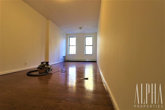 Building Photo - 379 S 3rd St