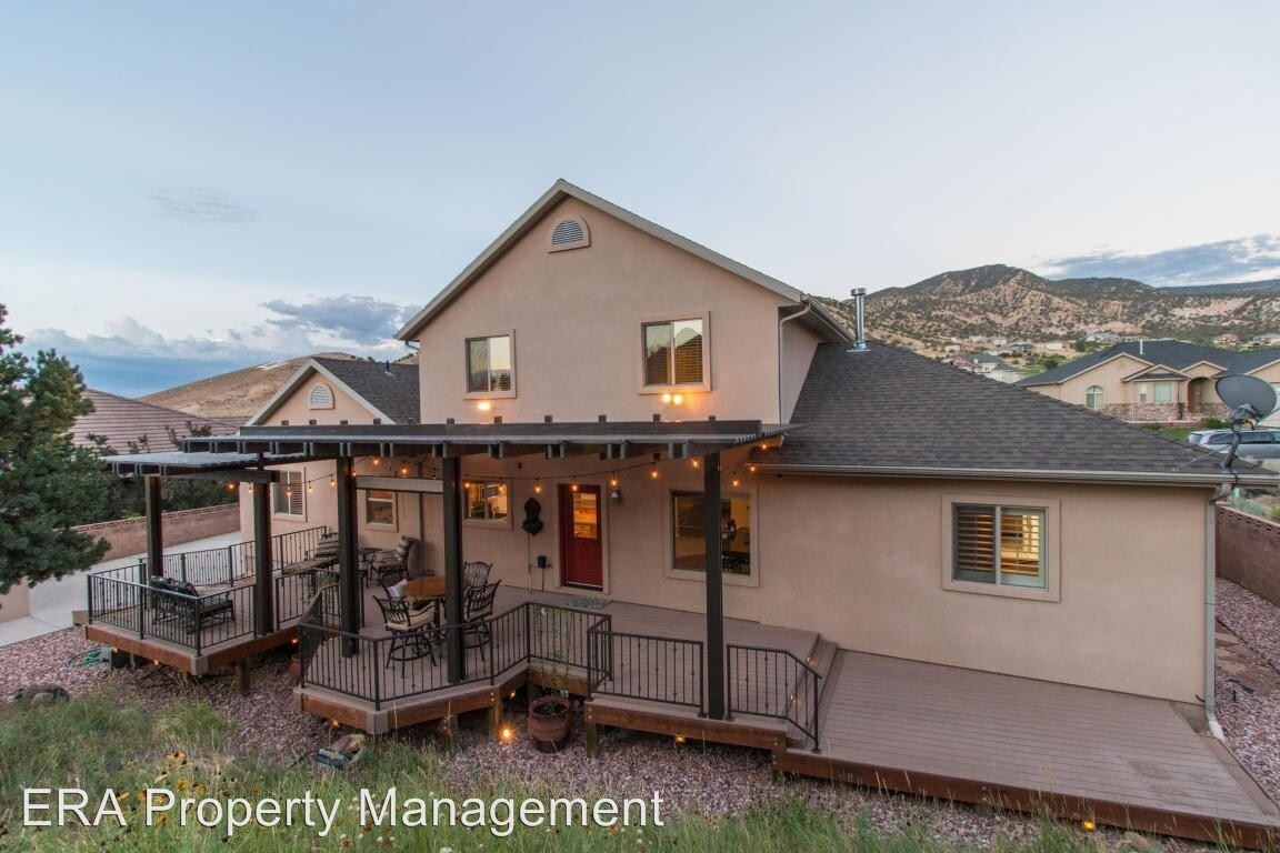 Building Photo - 4 br, 3 bath House - 1469 N Fairway Dr.