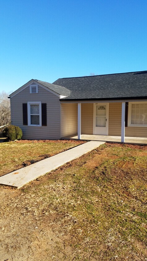 Primary Photo - 570 McGlamery Rd