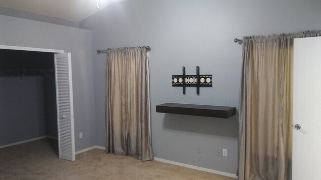 Foto del edificio - Single Family 3 bedroom, 2 bathroom home i...