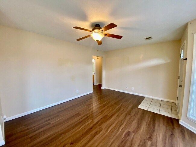 Building Photo - 1067 Shadow Ridge Ave
