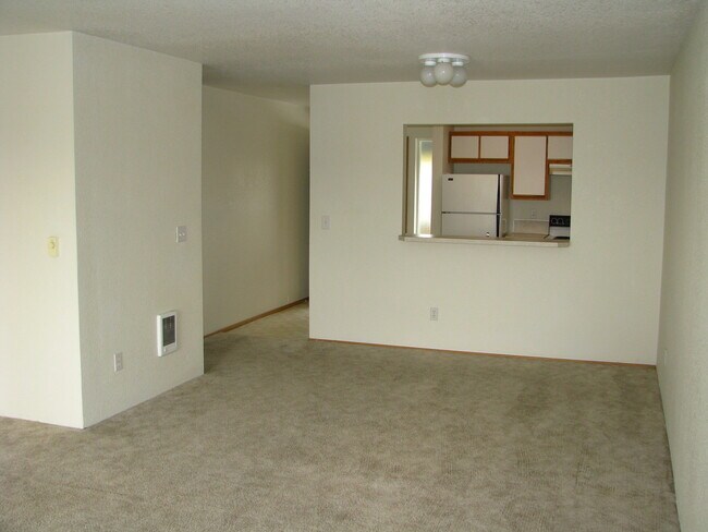 Foto del edificio - Two Bedroom Flat in Quiet 55+ Community