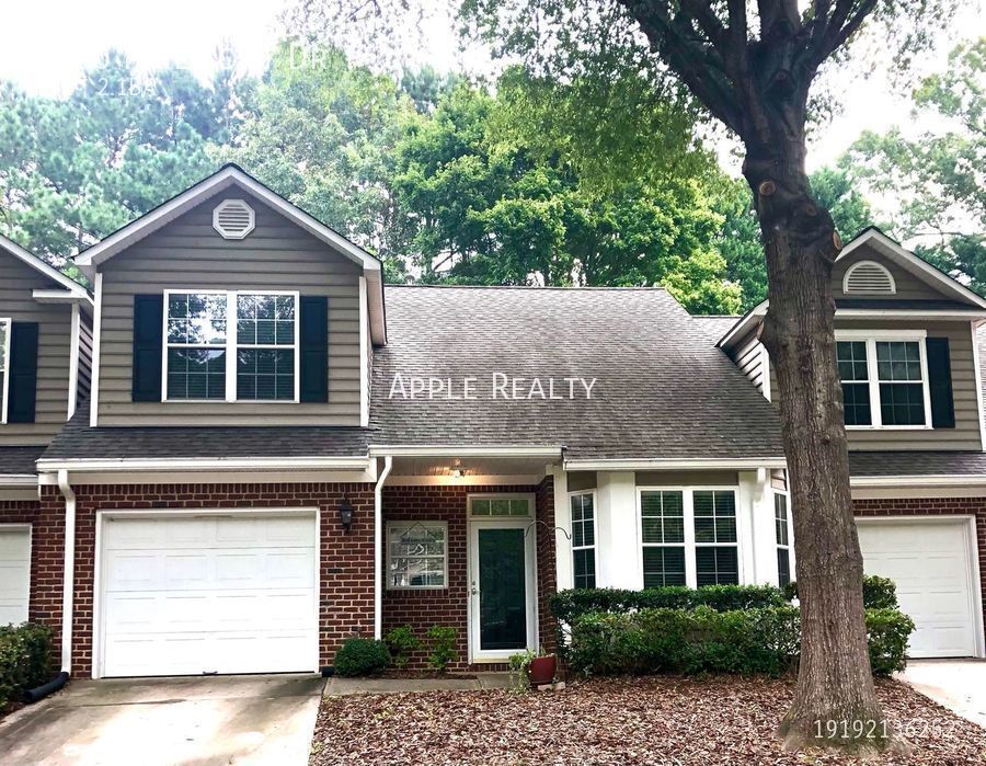 Foto principal - 3225 Philmont Dr - Available early February