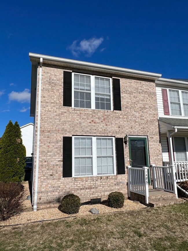 Foto del edificio - 2 Bedroom Townhouse in Harrisonburg