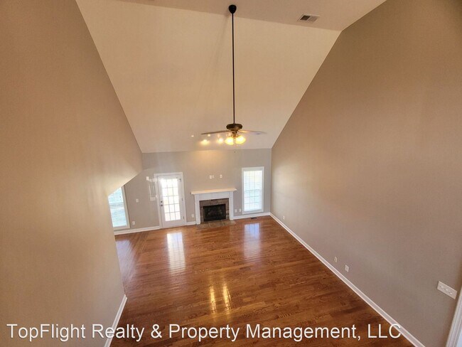 Building Photo - 3 br, 2.5 bath House - 971 Willow Circle