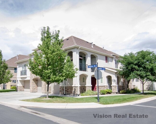 Building Photo - 1054 W 70 N