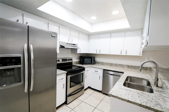 Building Photo - 3253 Bloomingdale Villas Ct