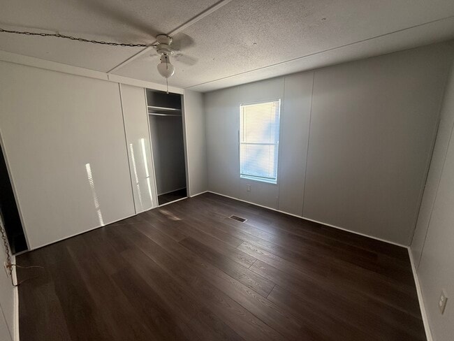 Foto del edificio - 14136 Little Ranch Rd