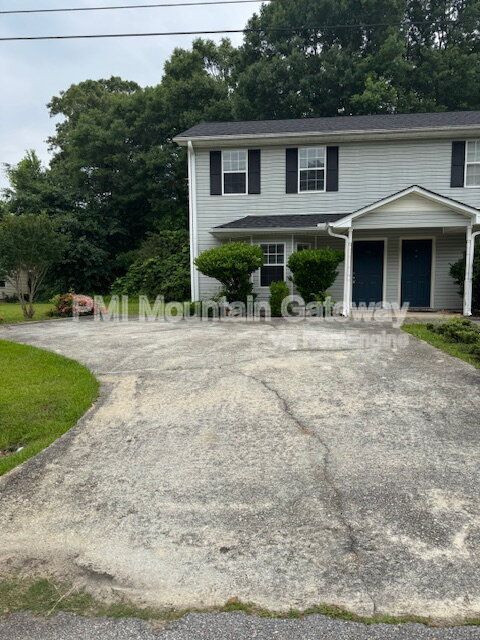 Primary Photo - 100 Fieldale Rd