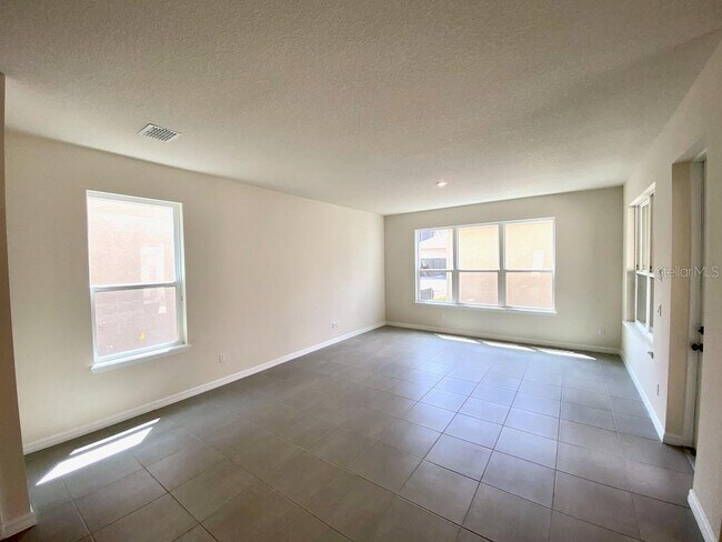Foto del edificio - 4630 Prairie Creek St