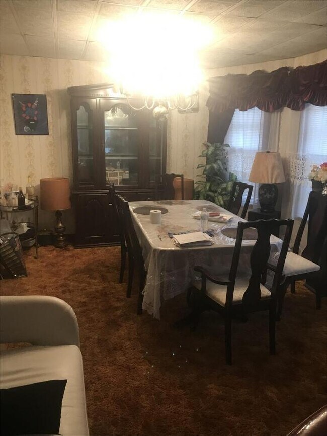 Building Photo - 3 bedroom in Medford MA