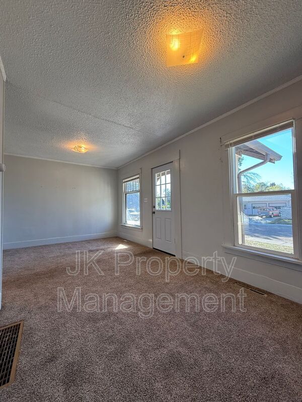 Foto del edificio - 511 33rd St N