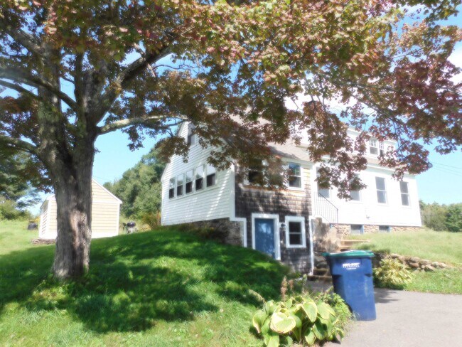 Foto del edificio - 402 Sanborn Rd