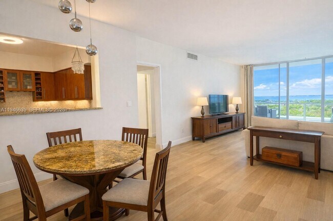 Building Photo - 5700 Collins Ave