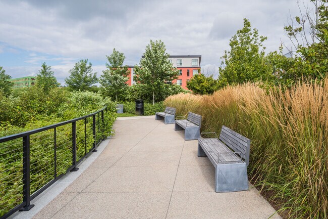 Parque del centro de la ciudad - 200 Garden Street Apartments