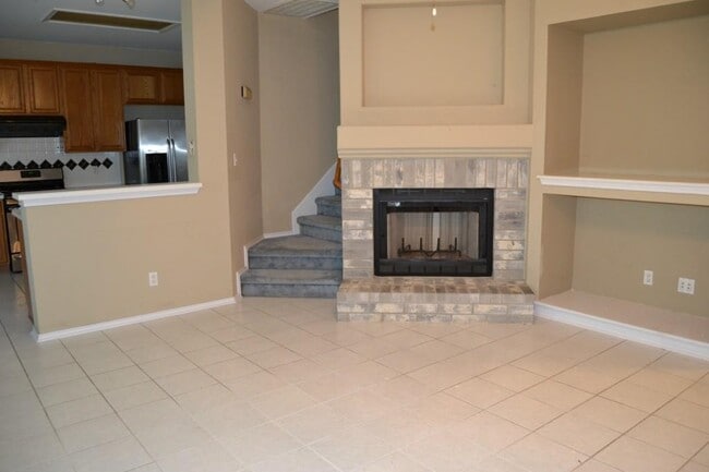 Building Photo - 1305 White Dove Cove