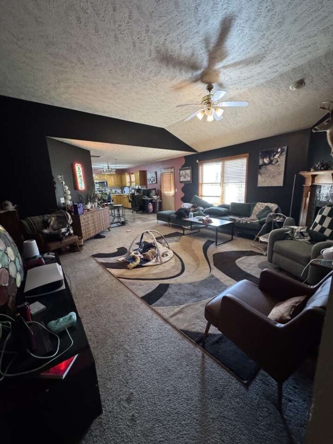 Building Photo - 2571 N West Ave