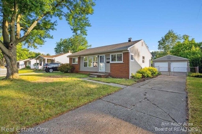 Building Photo - 1361 Duncan Ave