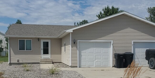 Building Photo - 522 Woodland Ave