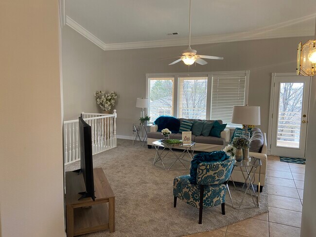 Building Photo - 163 N Stone Mountain Dr