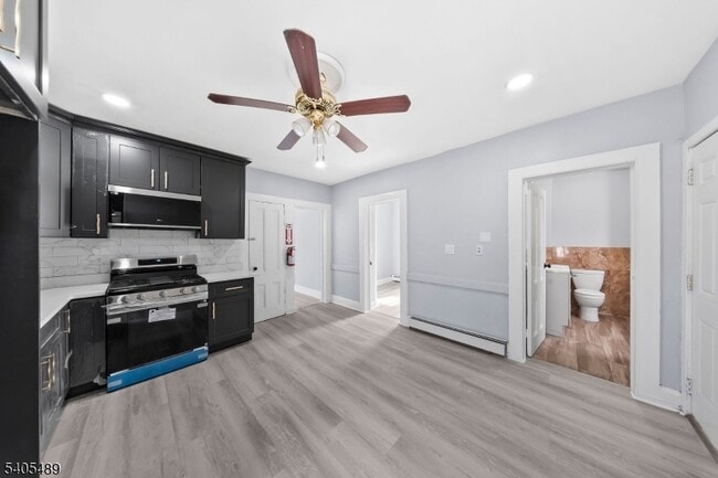 Foto del edificio - 437 Morrissee Ave