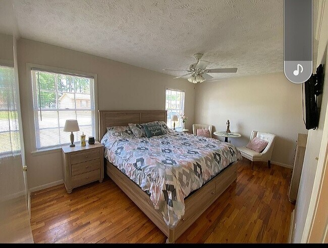 Foto del edificio - 840 Jane St