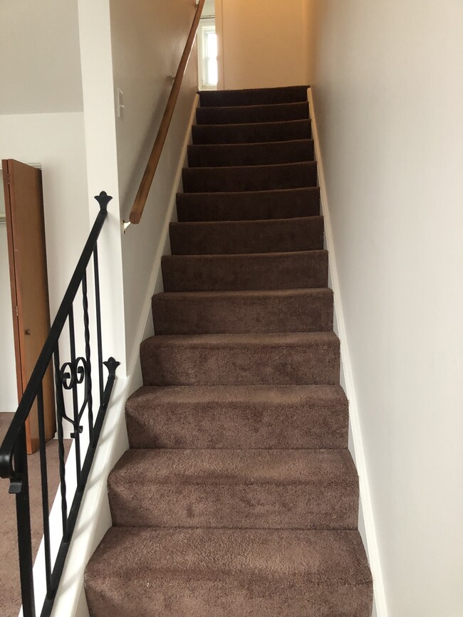 stairwell - 556 E 34th St