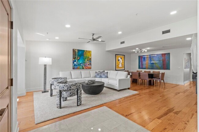 Foto del edificio - 2377 Harbour Oaks Dr