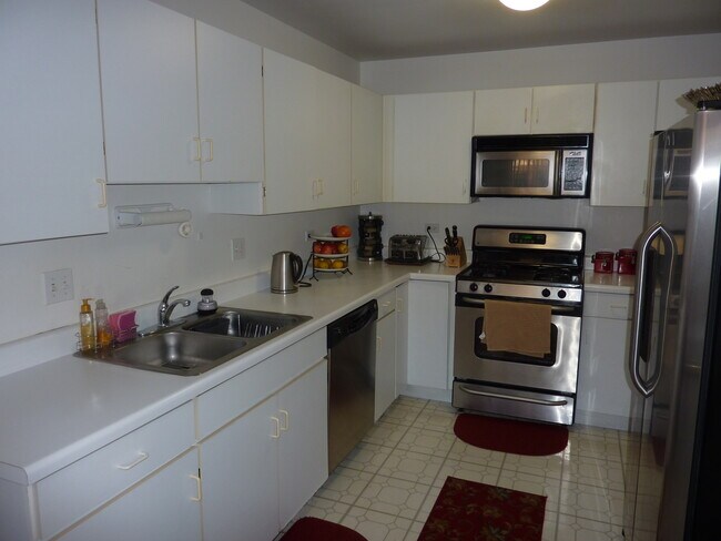 Building Photo - 2883 Belle Ln