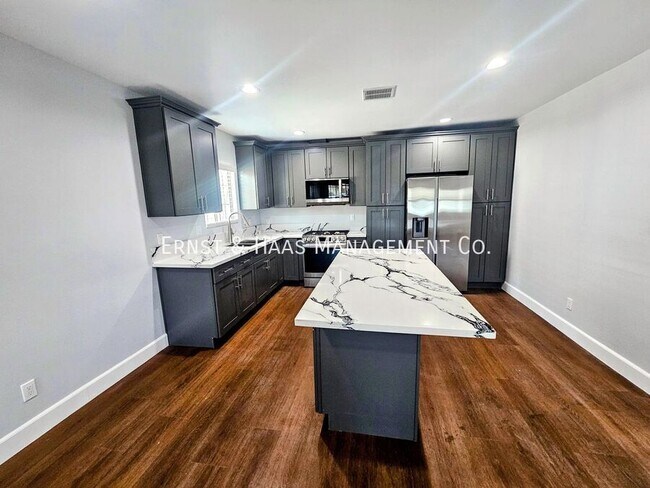 Foto del edificio - 1551 W 103rd St