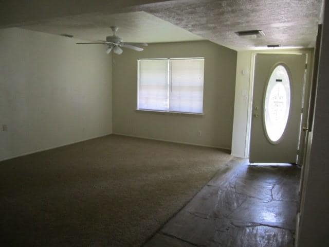 Building Photo - 321 Sesame Dr
