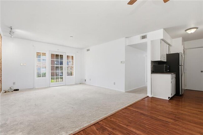 Foto del edificio - 940 Adam Dr