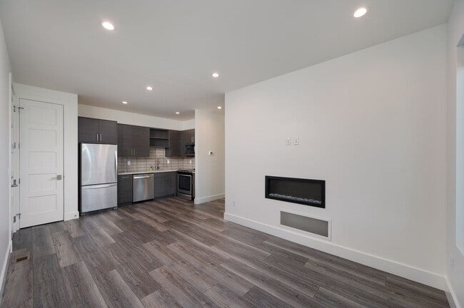 Building Photo - 75 Highnoon Way