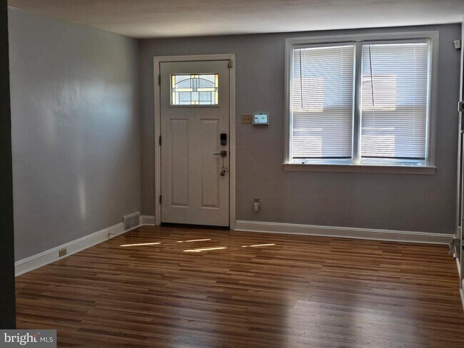 Foto del edificio - 1521 West End Dr