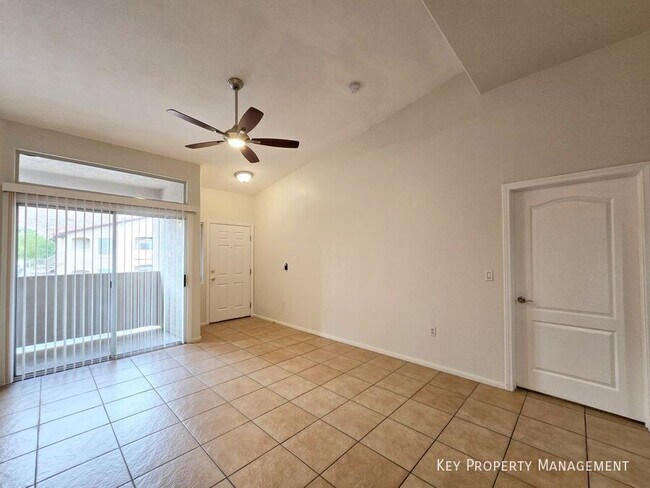 Foto del edificio - 3544 Desert Cliff St