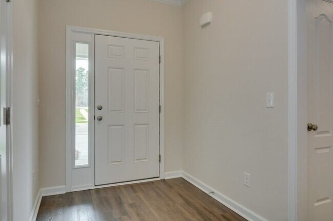 Foto del edificio - 415 Amesbury Dr