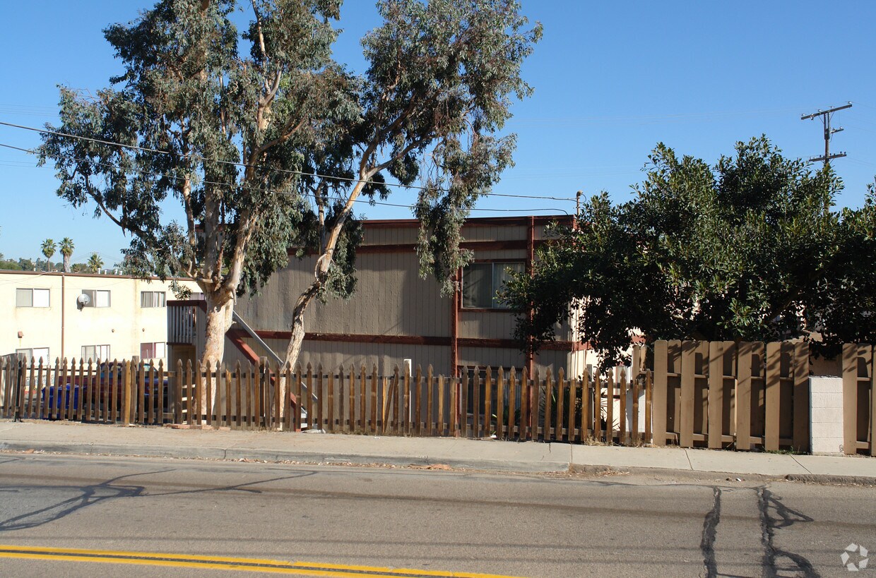 Building Photo - 2286 Primrose Ave