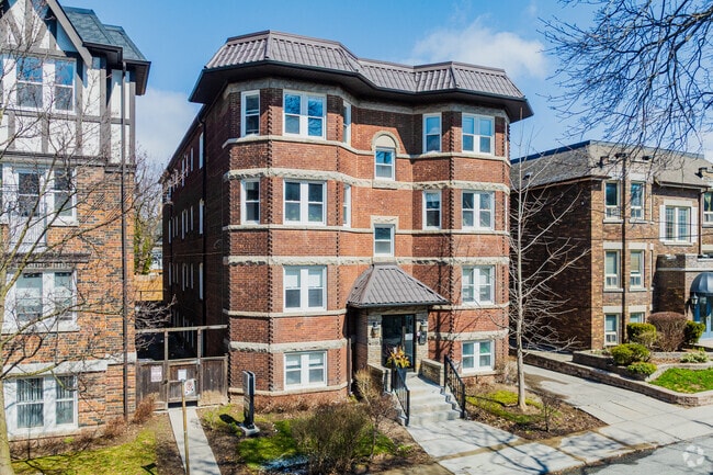 Building Photo - 310-312 LONSDALE RD