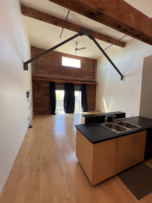 Foto principal - 1001 E 17th St
